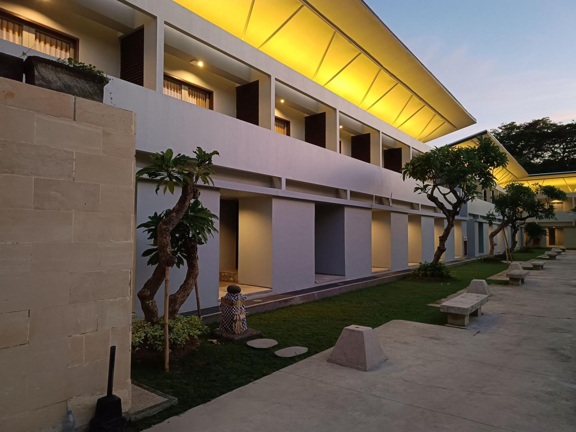 Kuta Living By Kamara Hotel Exterior foto