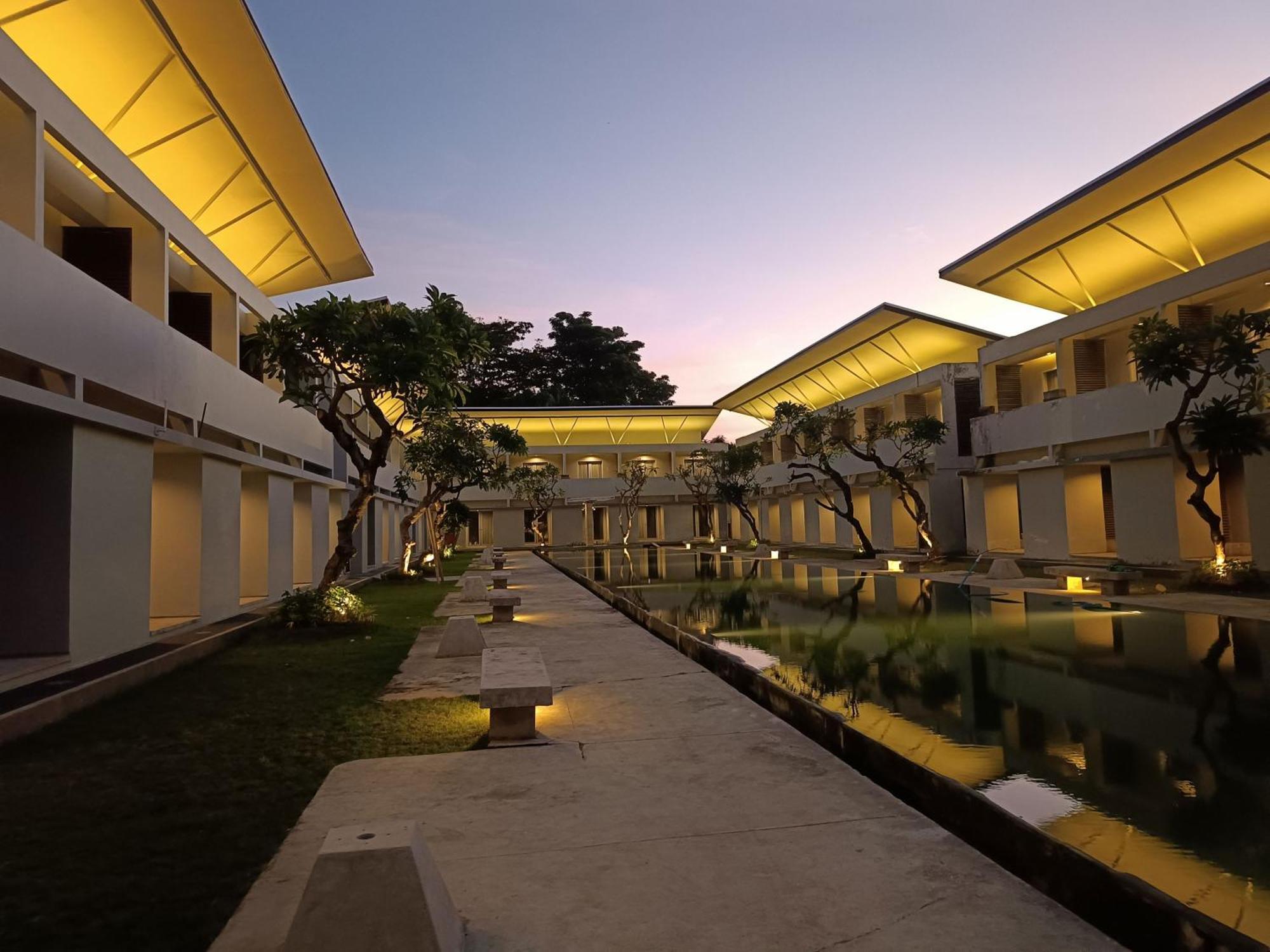 Kuta Living By Kamara Hotel Exterior foto
